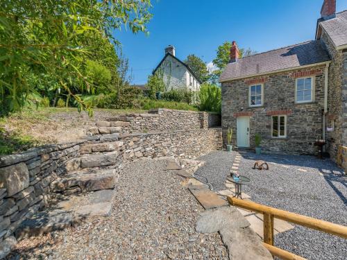 Lampeter House | Dyffryn Glanffrwd Mill