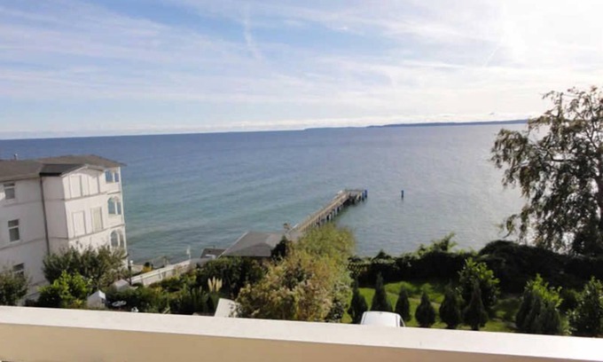 Sassnitz House | DZ 08. Standard mit Meerblick und Balkon - Hotel Garni Meeresgruß