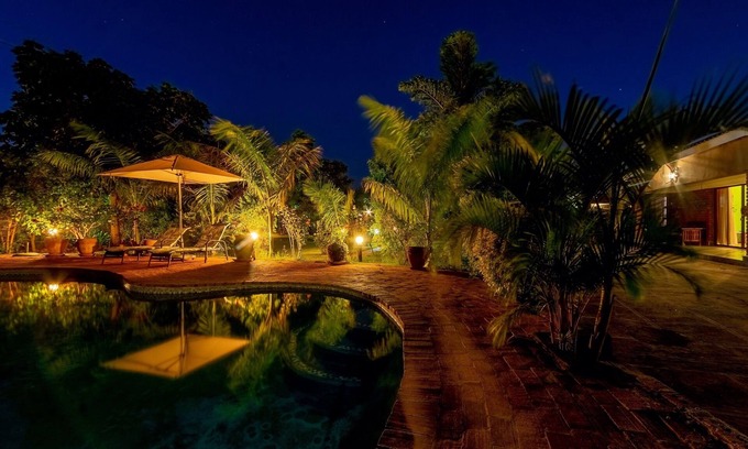 Victoria Falls House | Dzimbahwe Guest Lodge