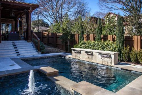 Hollywood - Santa Monica House | E Dallas Family Home with Pool Spa Outdoor Fire
