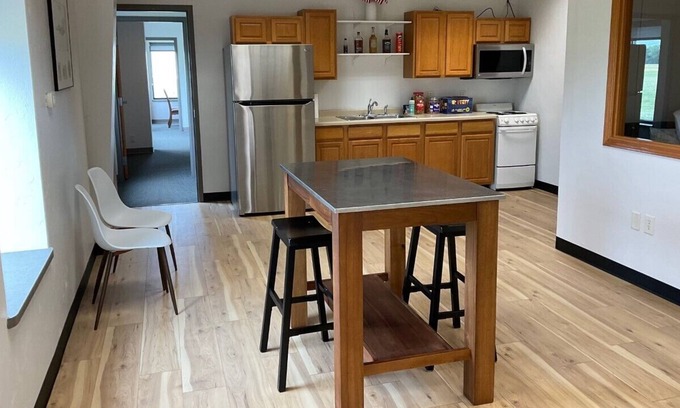 Fond du Lac House | EAA AirVenture Oshkosh Bed, Office & Hanger @ KFLD