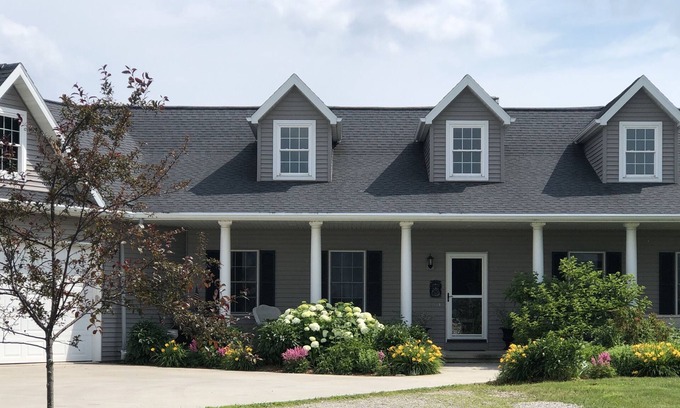 Butte Des Morts House | EAA Relaxing Country Home