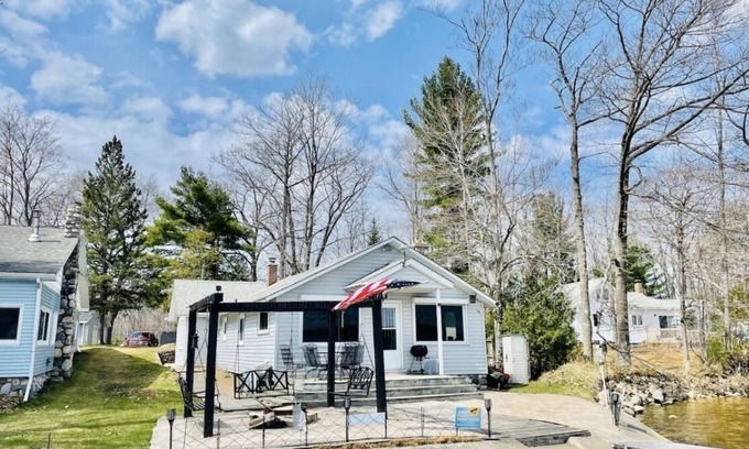 Carp Lake House | Eagle and Loon Lookout - redesigned for 2024 season!