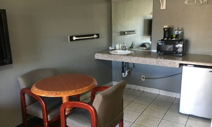 Harbor Hotel | Eagle Inn Motel