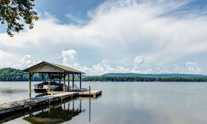 Rockwood House | Eagle Point with a flat yard that has it all! Perfect multi-generational vacation home!