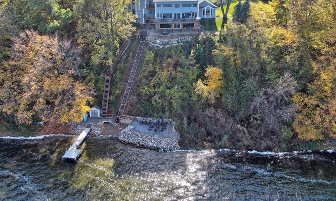 Annandale House | Eagle's Bluff - Annandale