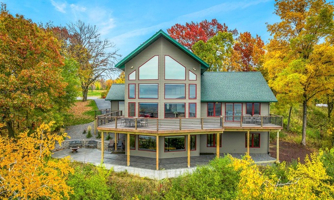 De Soto House | Eagles Landing Sleeps 10 HOT TUB
