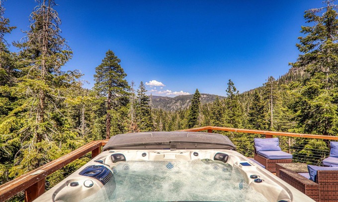 Alpine Meadows House | Eagles Nest By Tahoe Getaways- Hot Tub- Pool Table- Shuttle to Slopes- Dogs OK!