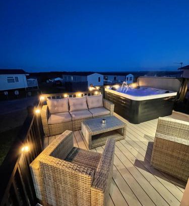 Swarland Apartment | Eagles View - 2 bed hot tub lodge with free golf, NO BUGGY