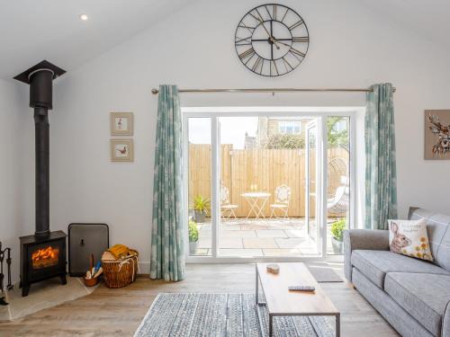 Cowling House | Eames Cottage