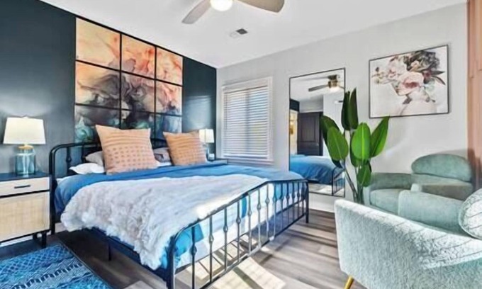 Candler-McAfee House | East ATL Retreat – 2 Homes, Sleeps 16 & Pets Welcome