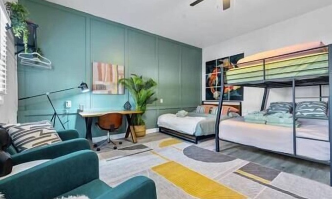Candler-McAfee House | East ATL Retreat – Spacious Getaway (10 Guests)