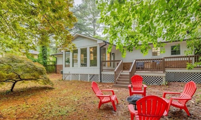 Marietta House | East Cobb Escape - minutes from everything! Live work play retreat
