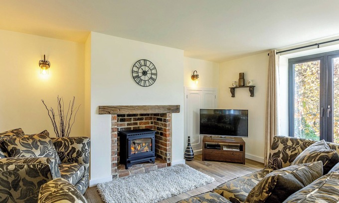 Highbridge Cottage | East Cottage - UKC4432