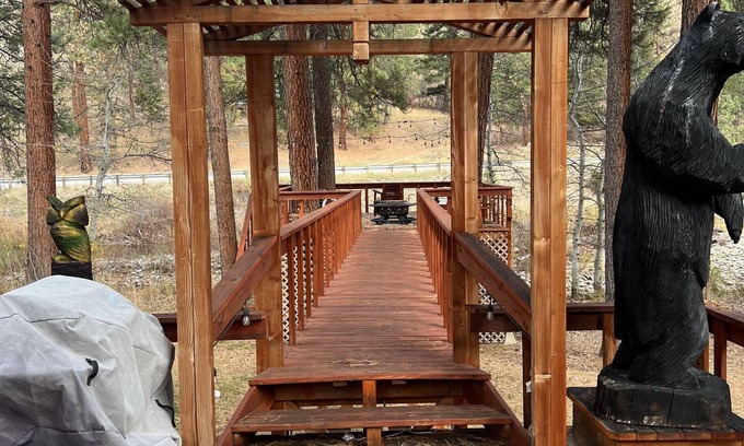 Conner House | East Fork River Ranch!! An outdoorsman’s dream!