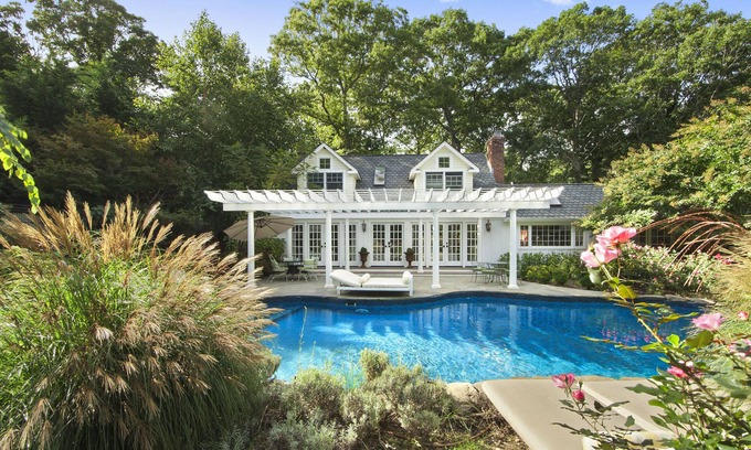 Clearwater Beach House | * East Hampton * Luxury Vacation Oasis near the Beach *