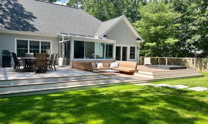 Clearwater Beach House | East Hampton - Private Clearwater Beach Association w/beach, pool and hot tub!