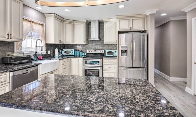 East Stroudsburg House | East Stroudsburg Home w/ Smart TVs & Fire Pit