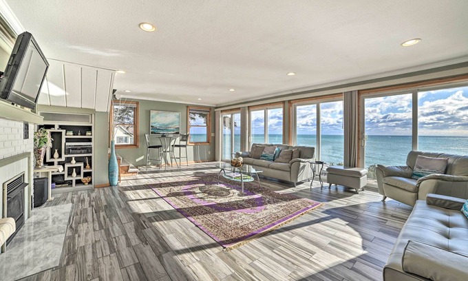 East Tawas House | East Tawas Home w/Patio, Lake Huron On-Site