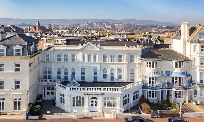 Eastbourne City Centre Hotel | Eastbourne Riviera Hotel