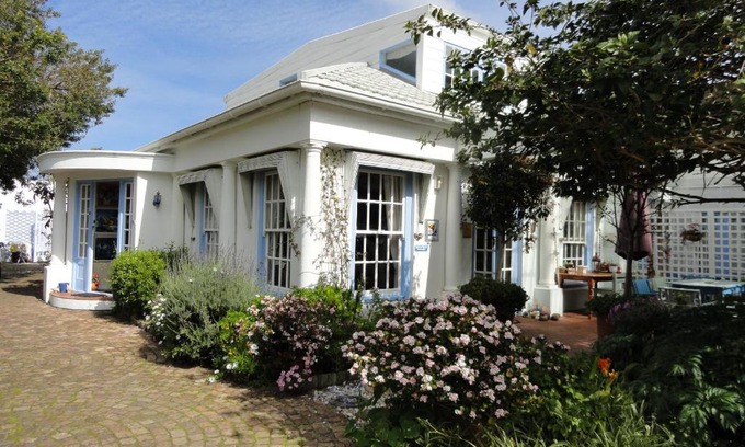 Eastcliff Hotel | Eastbury Cottage