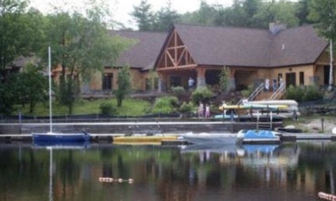 Grantham House | Eastman Home Sleeps 18 on Golf Course, Beach Access in Ski Country