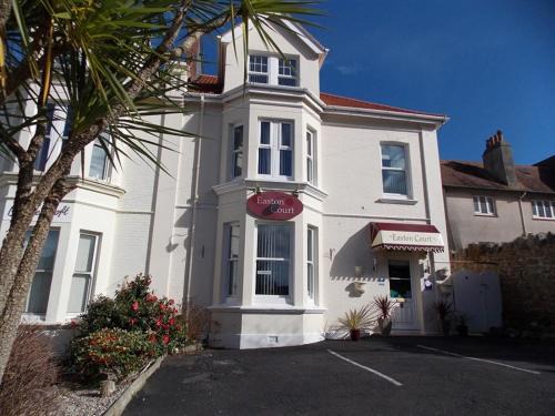 Roundham House | Easton Court Guest House