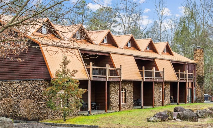 White Oak Lodge Condo | Easy Access, First Floor Beautiful Condo