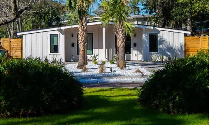 Atlantic Beach Apartment | Easy Breazy
