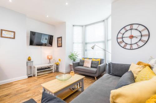 Southsea Apartment | Easy By The Beach