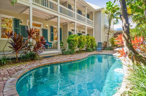 Bahama Village House | Easy Livin by AvantStay Key West Home w Pool BBQ Week Long Stays Only