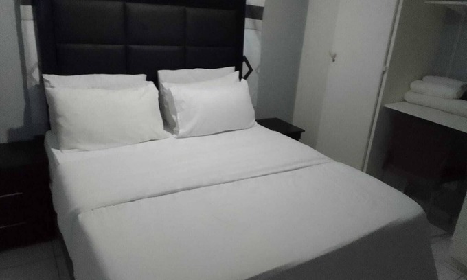 Sandown Apartment | Easy Walk To Mall Central Sandton Apartment