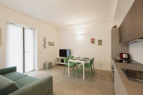 Gioia Apartment | Easylife - Rifugio Luminoso a 10min da Centrale