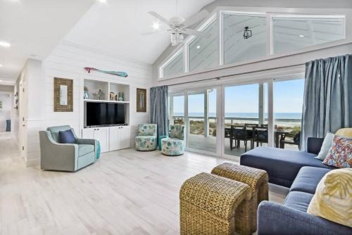 Fernandina Beach House | Ebb Tide Cottage - Beachfront - Huge Oceanfront Deck - Hot Tub