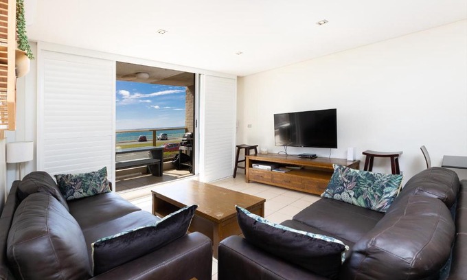 Forster Apartment | Ebbtide, Unit 04, 2-6 North Street