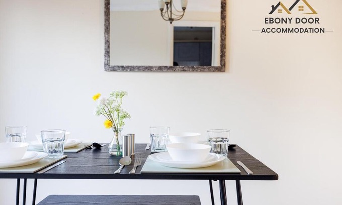 Grays House | Ebony Door Accommodation Charming 3 Bedroom House Thurrock Sleeps 6