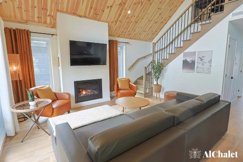 Pont-Rouge Ski Chalet | Echo des Bois - Cozy Getaway - Spa and Relaxation Nook