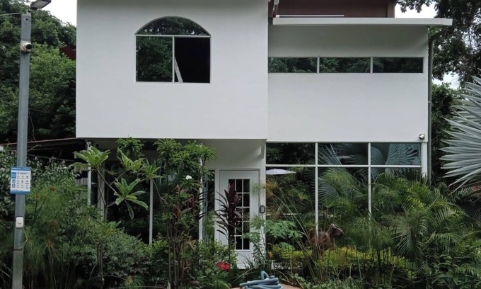 Coatepeque House | Eco-Friendly villa in La Libertad, El Salvador
