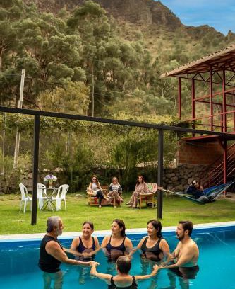 Huarocondo House | Eco Lodge Cabañas con Piscina