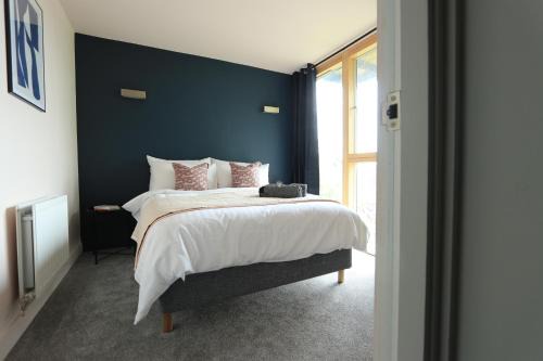 Coventry Apartment | Ecohome on the canal in a historic site near city