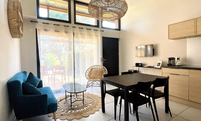 Saint-Affrique Villa | Ecolodge 2 Bedrooms 4 People