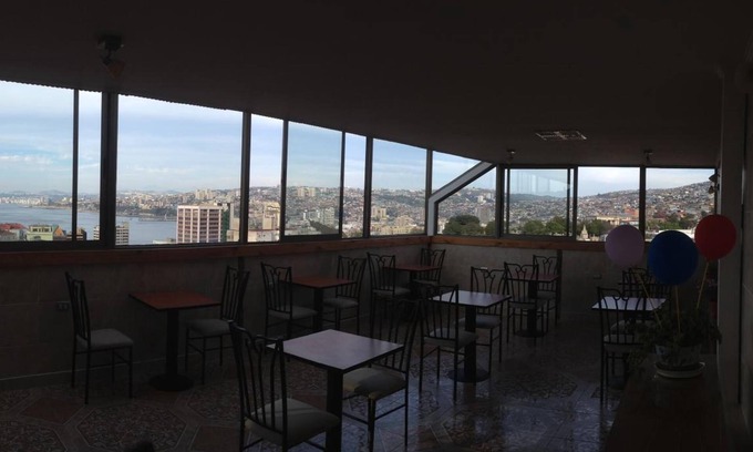 Cerro Alegre Hotel | Ecomusic Hotel