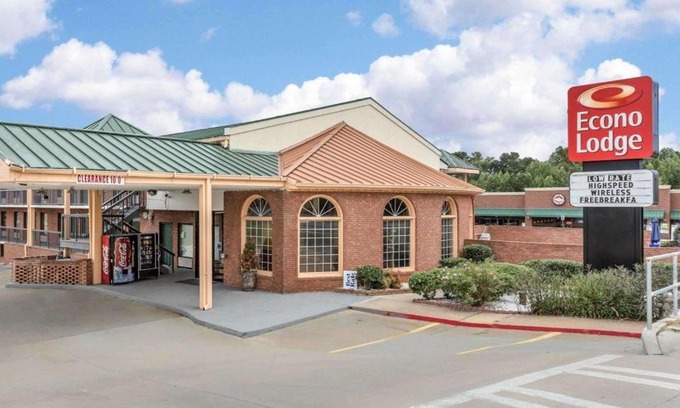 Acworth Cabin | Econo Lodge Acworth East