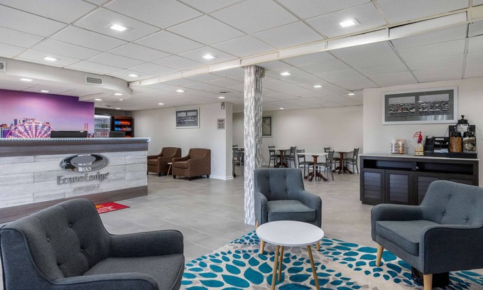 Red Hill Hotel | Econo Lodge at the University