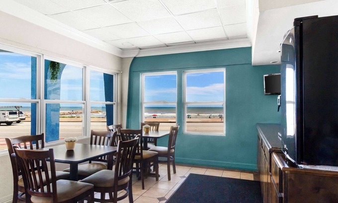Galveston Hotel | Econo Lodge Galveston Seawall