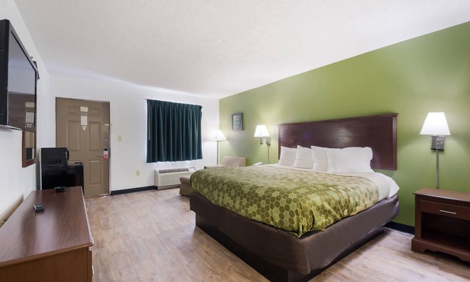 Knoxville Hotel | Econo Lodge Inn & Suites Knoxville East
