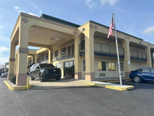 La Vergne Hotel | Econo Lodge Inn & Suites Southeast