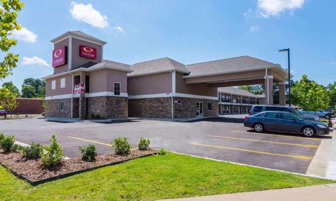 North Little Rock Hotel | Econo Lodge Inn & Suites North Little Rock near Riverfront