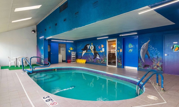 Kent Hotel | Econo Lodge Kent - Akron West