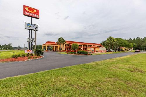 Kingsland Cabin | Econo Lodge Kingsland
